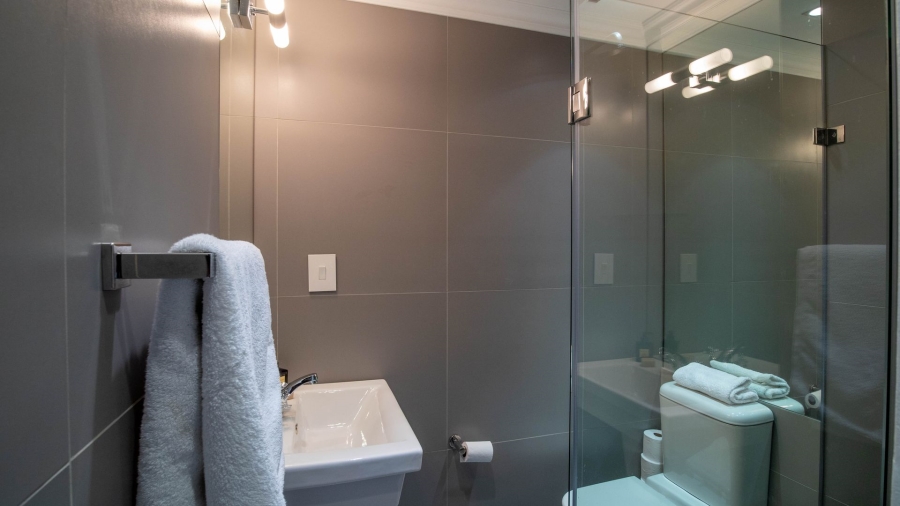 2 Bedroom Property for Sale in Sea Point Western Cape